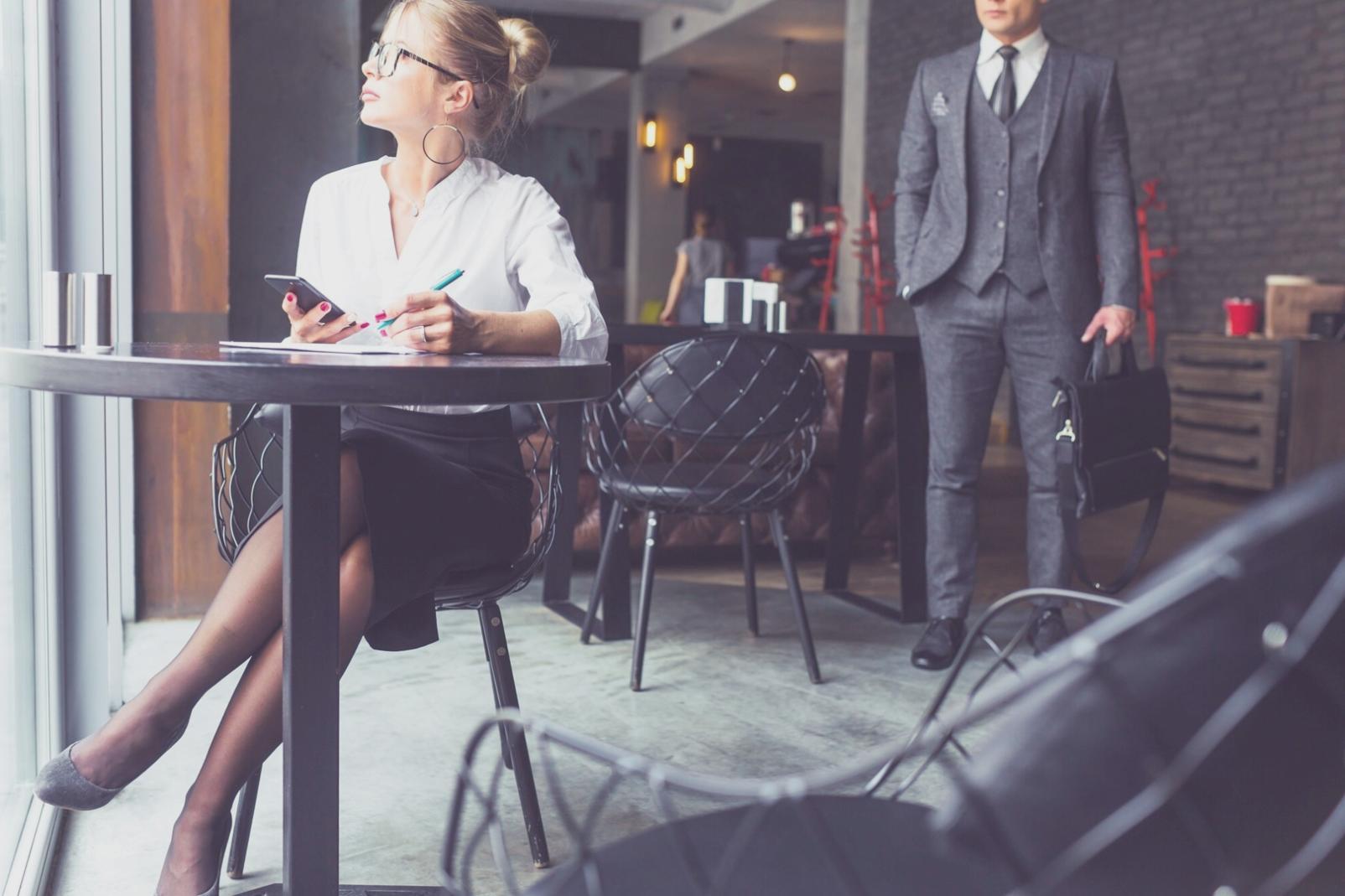 Consultation en planification financière avec documents et analyses